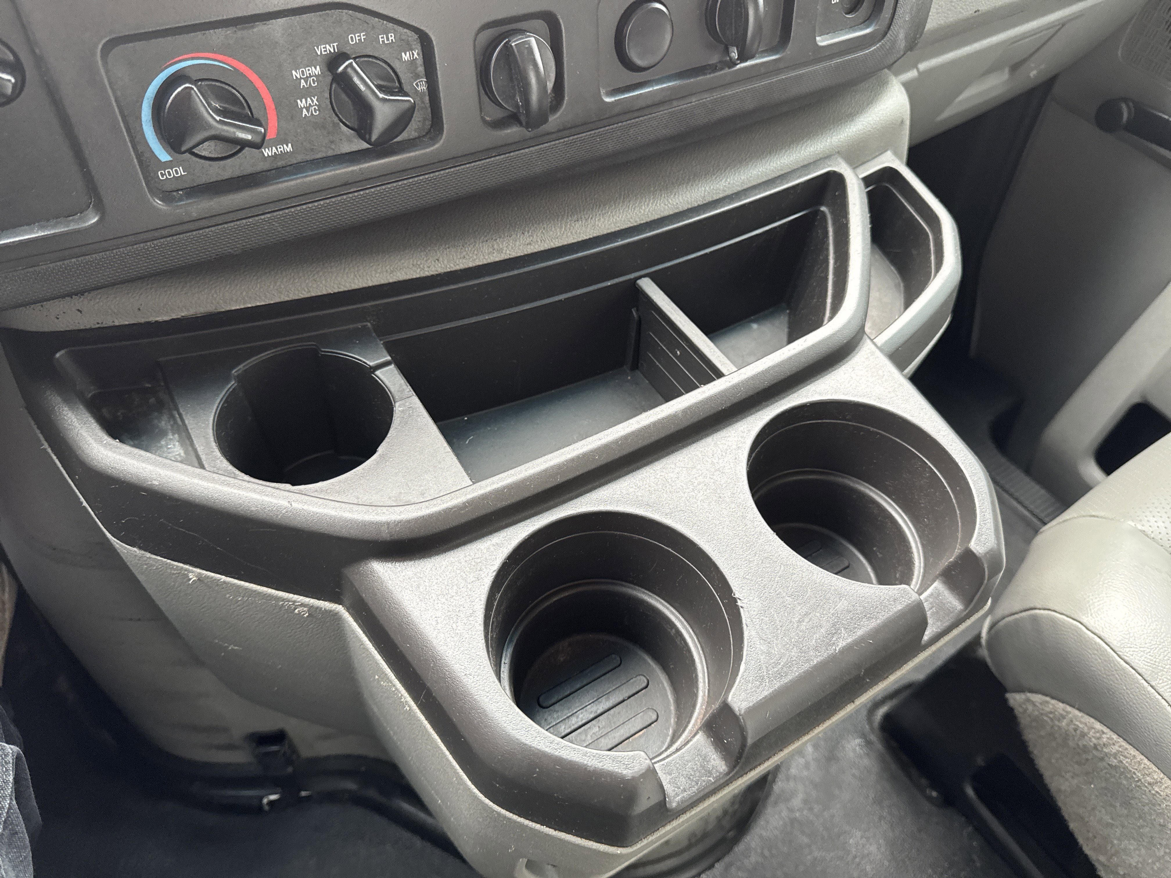 Used 2019 Ford E-350 and Econoline 350 Super Duty RWD image 21