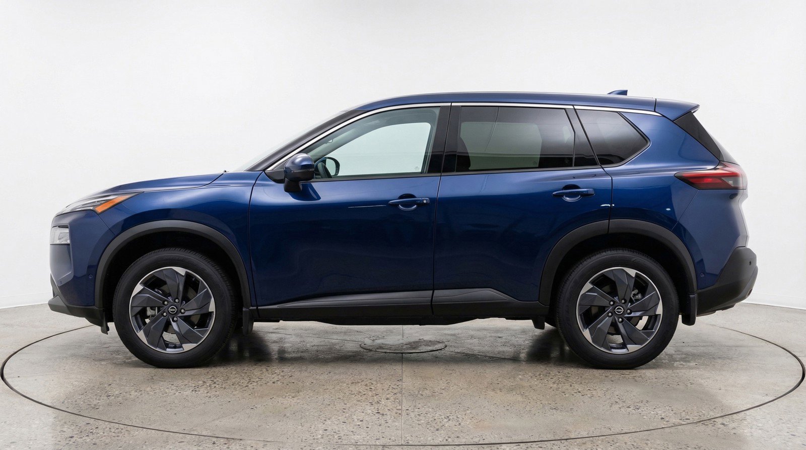 Used 2025 Nissan Rogue SV image 5