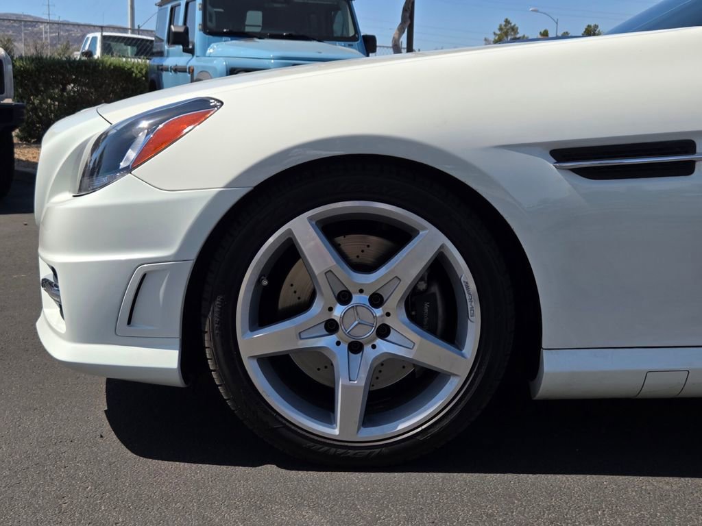 Used 2013 Mercedes-Benz SLK 350 image 9