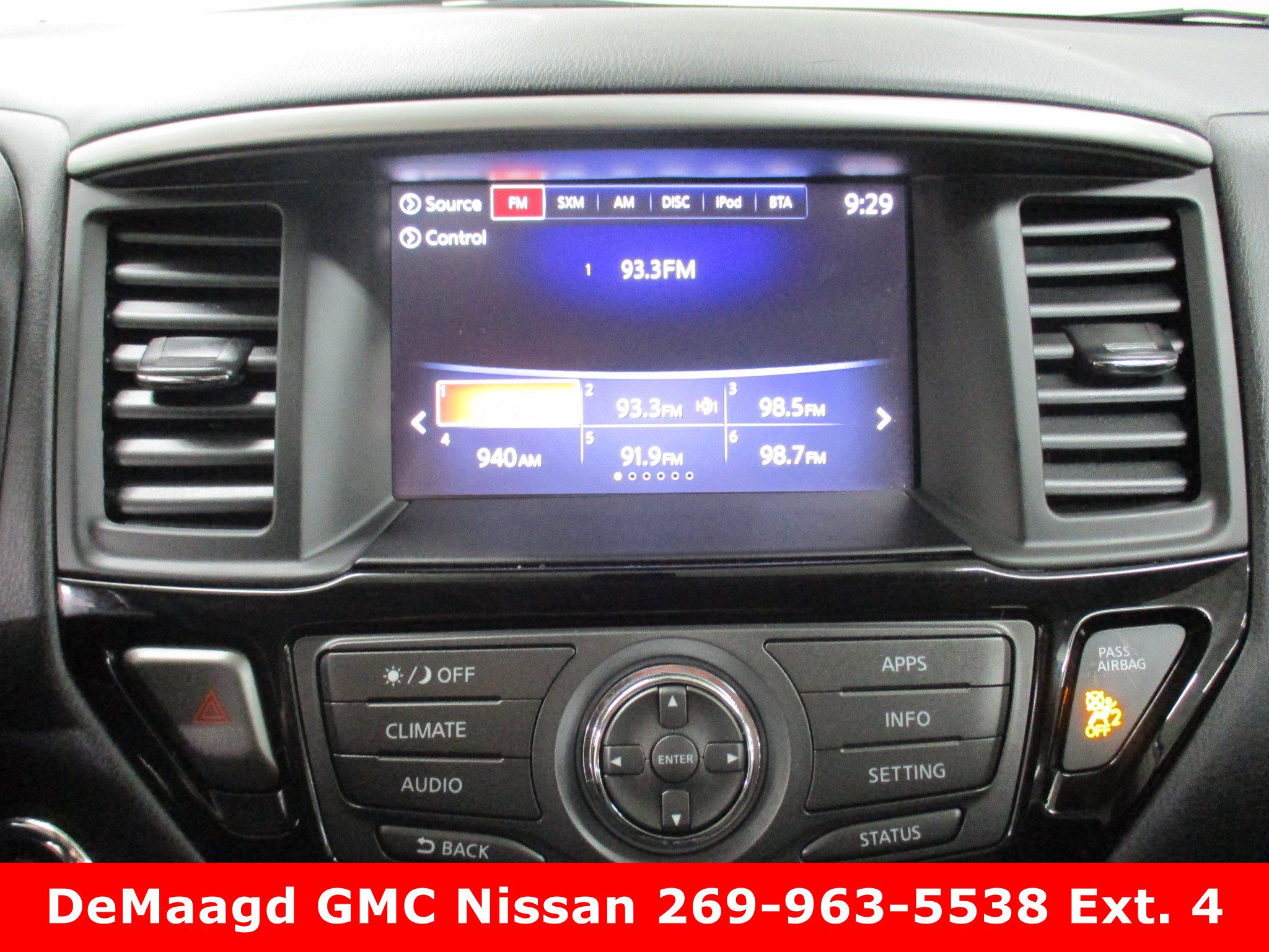 Used 2019 Nissan Pathfinder S image 20