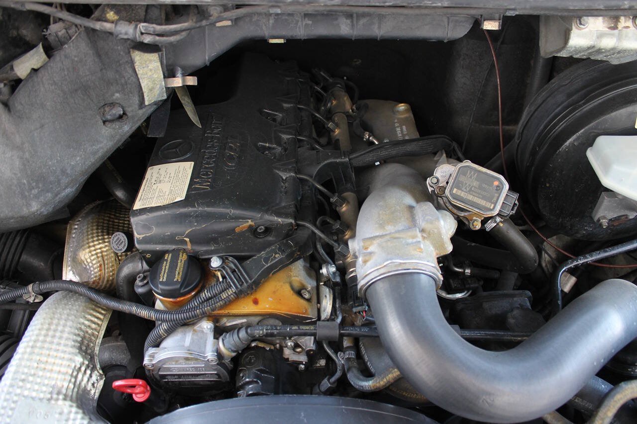 Used 2005 Dodge Sprinter 2500 w/ PWR Convenience Group RWD image 17