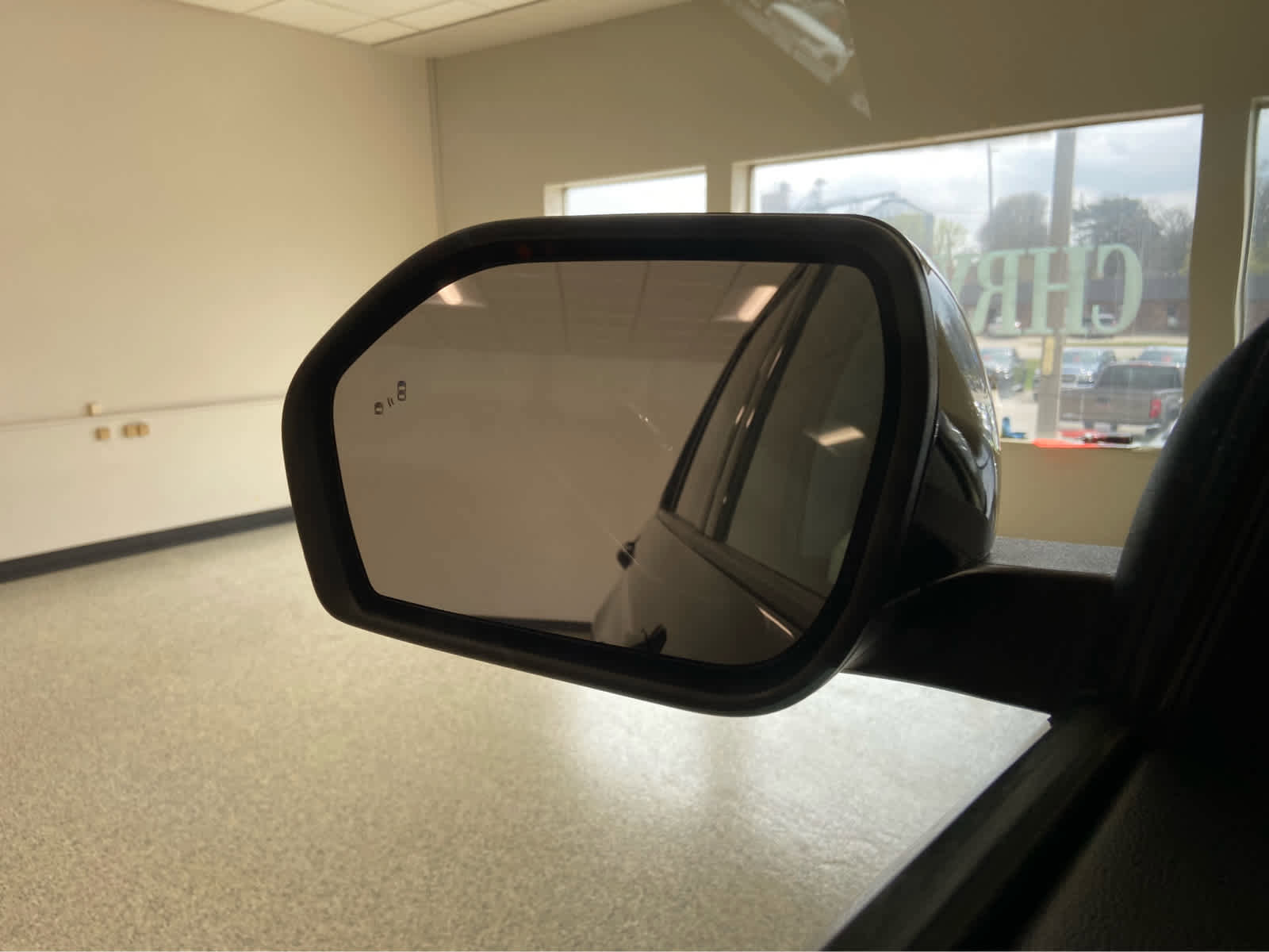 Used 2023 Ford Explorer Limited w/ Limited Technology Package AWD/4WD image 39