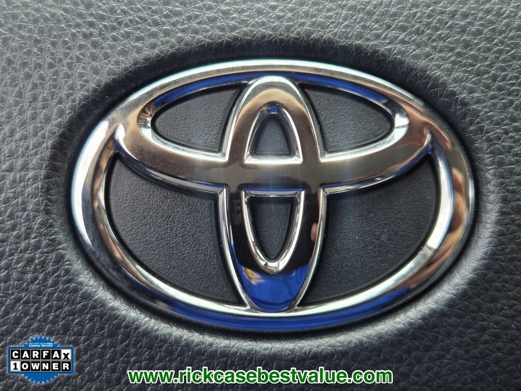 Used 2024 Toyota Highlander XLE image 32