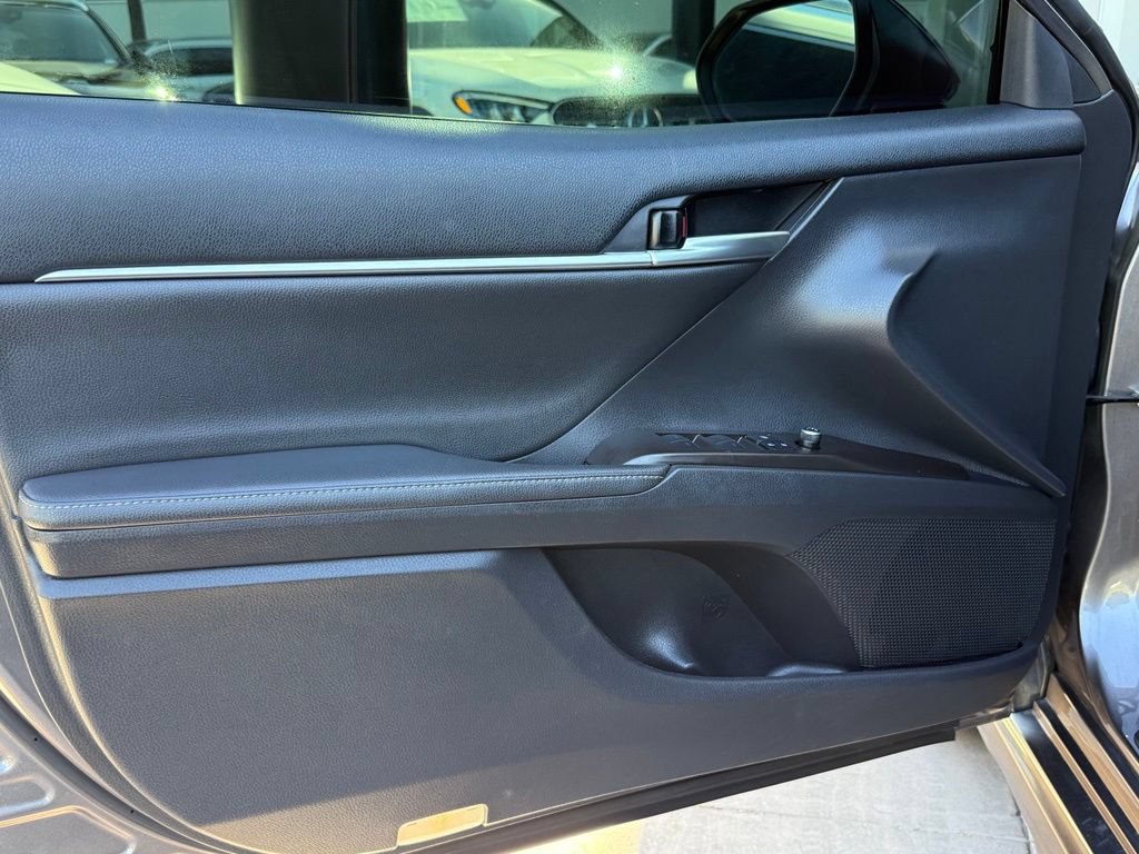 Used 2021 Toyota Camry XSE FWD image 19