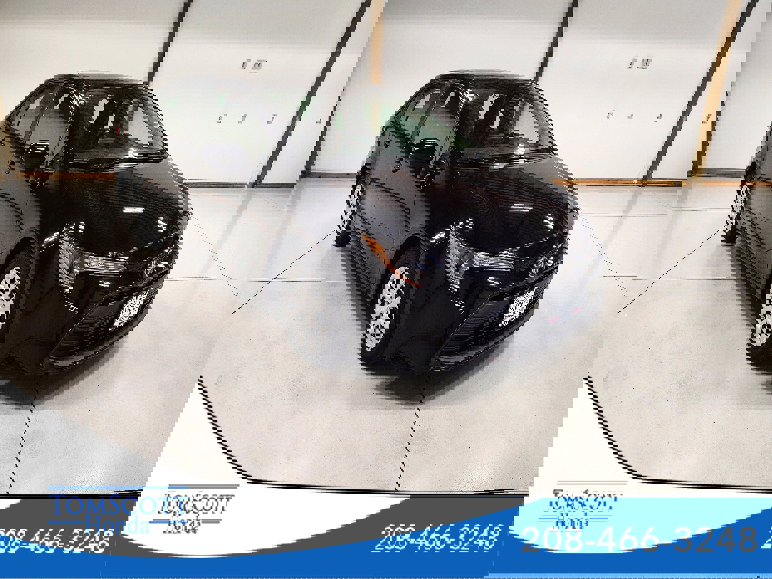 Used 2024 Toyota Corolla LE image 1