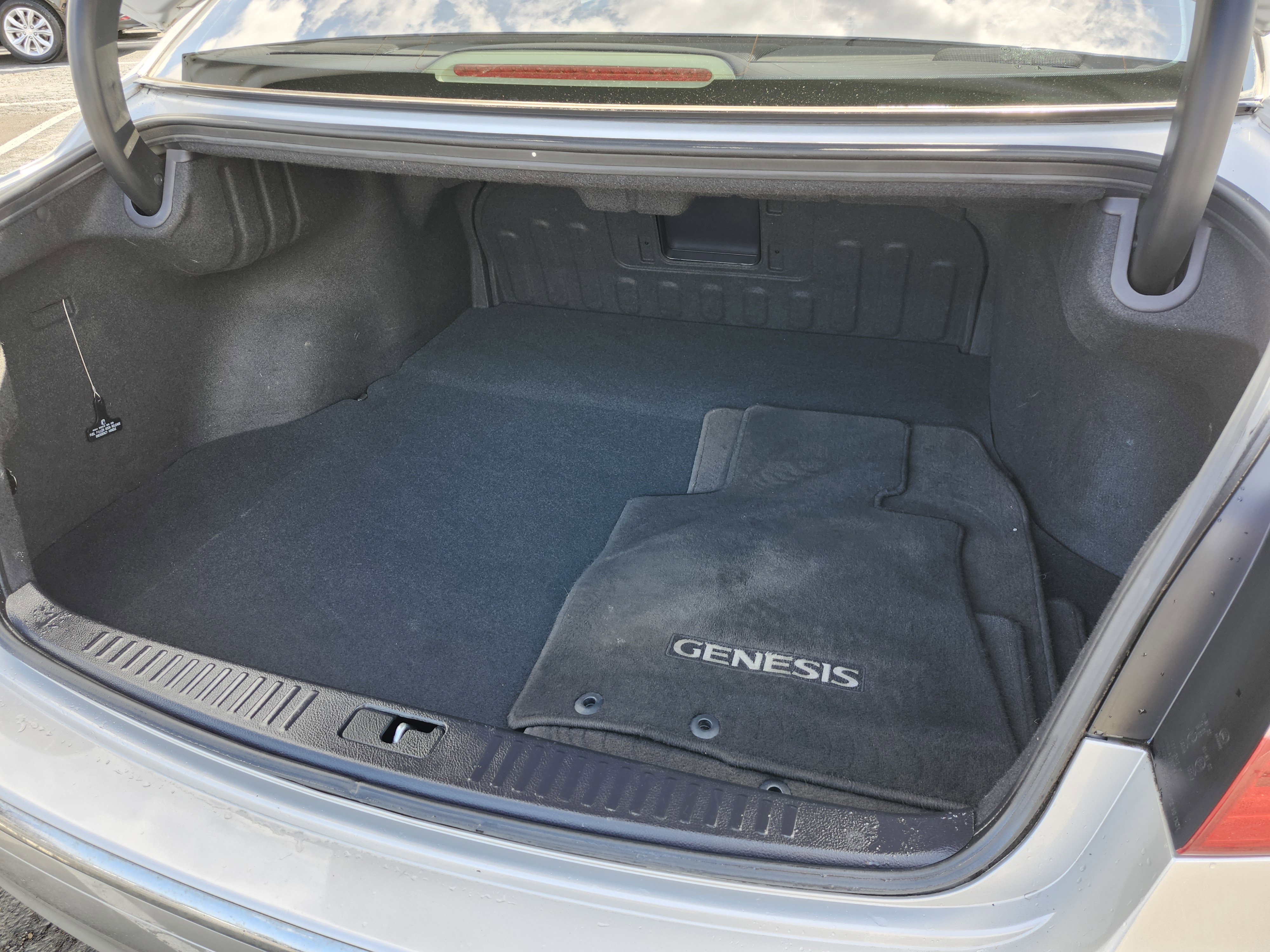 Used 2013 Hyundai Genesis 3.8 w/ Premium Pkg image 23