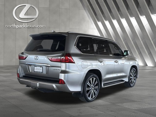 Used 2020 Lexus LX 570 4WD w/ Luxury Package image 6