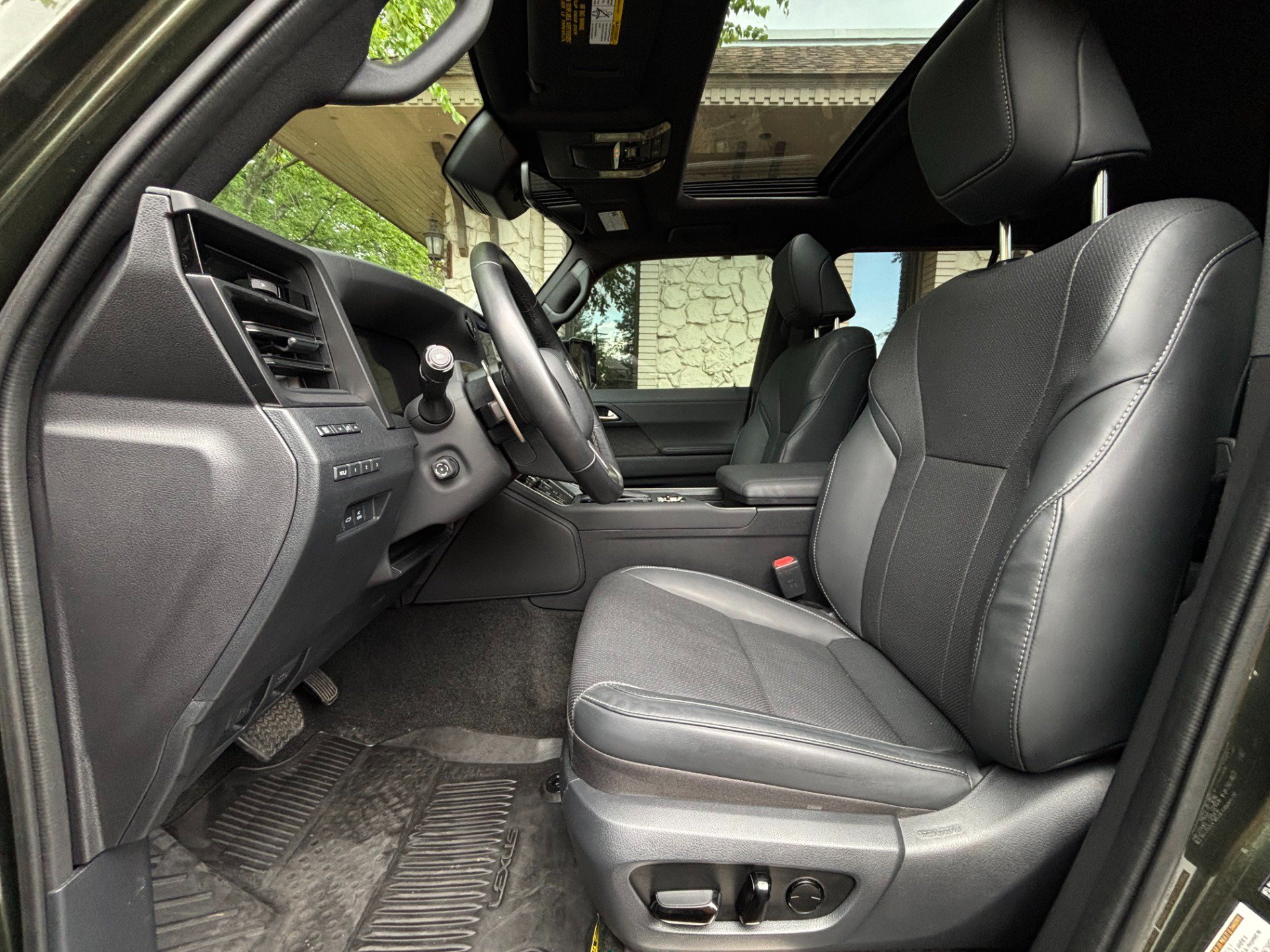 Used 2024 Lexus GX 550 w/ Accessory Package (Z1) AWD/4WD image 22