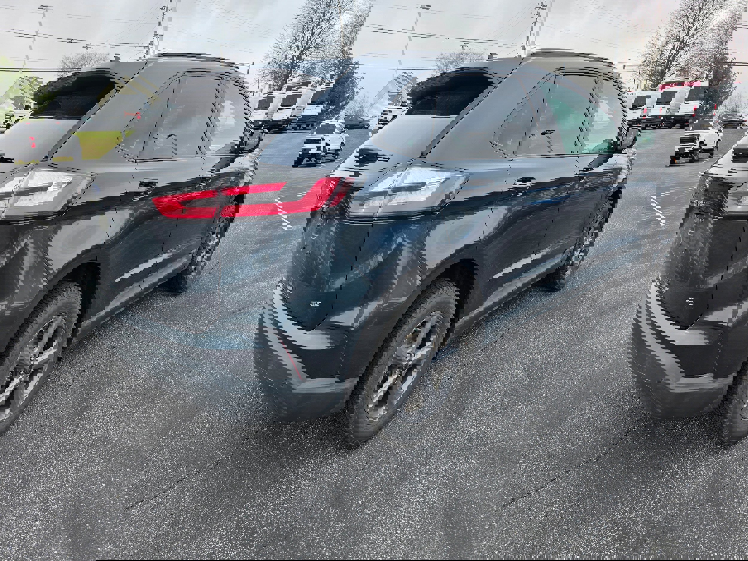 Used 2023 Ford Edge SEL w/ Sport Appearance Package image 5