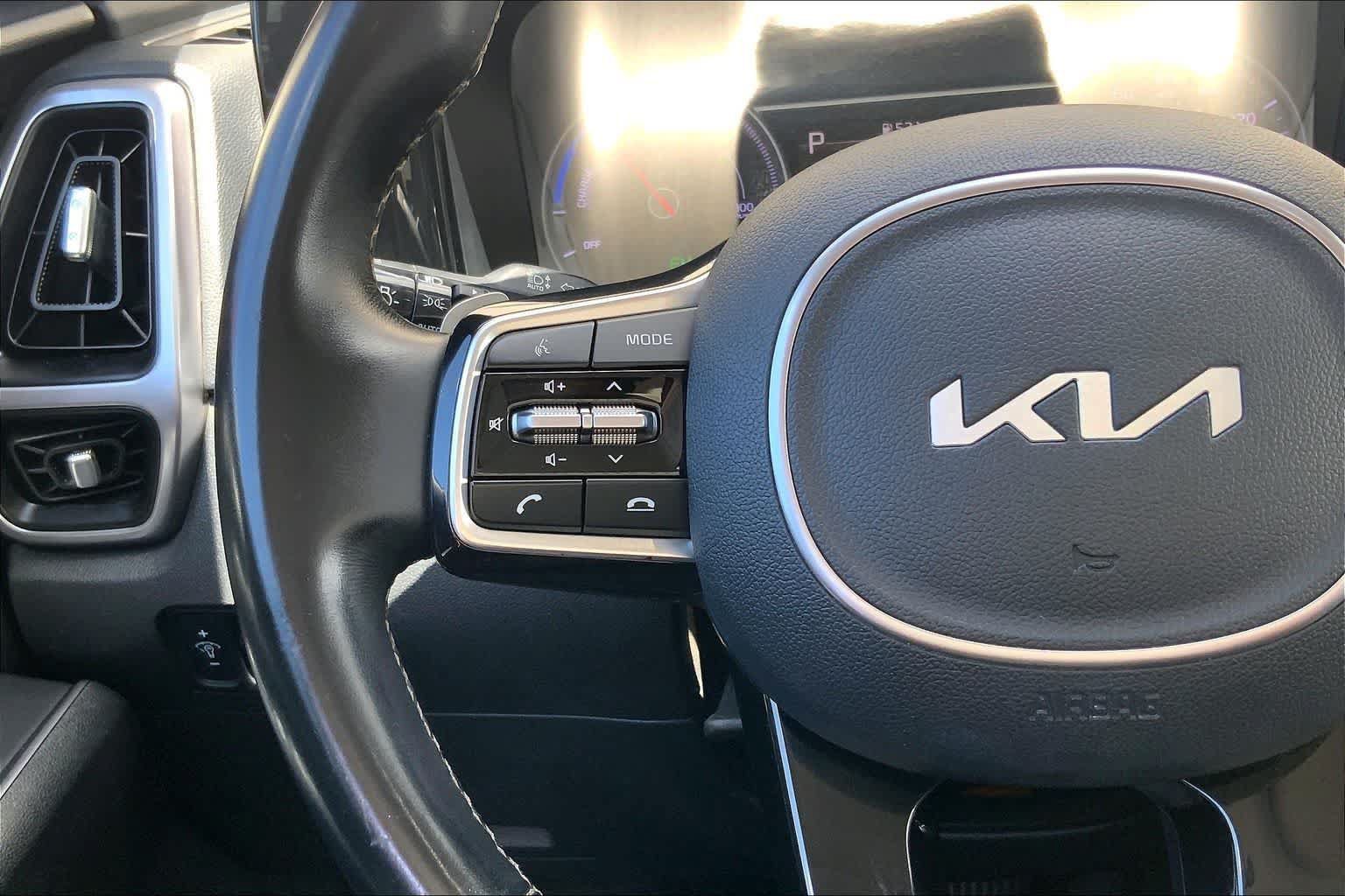 Used 2023 Kia Sorento EX w/ Panoramic Sunroof Package FWD image 24