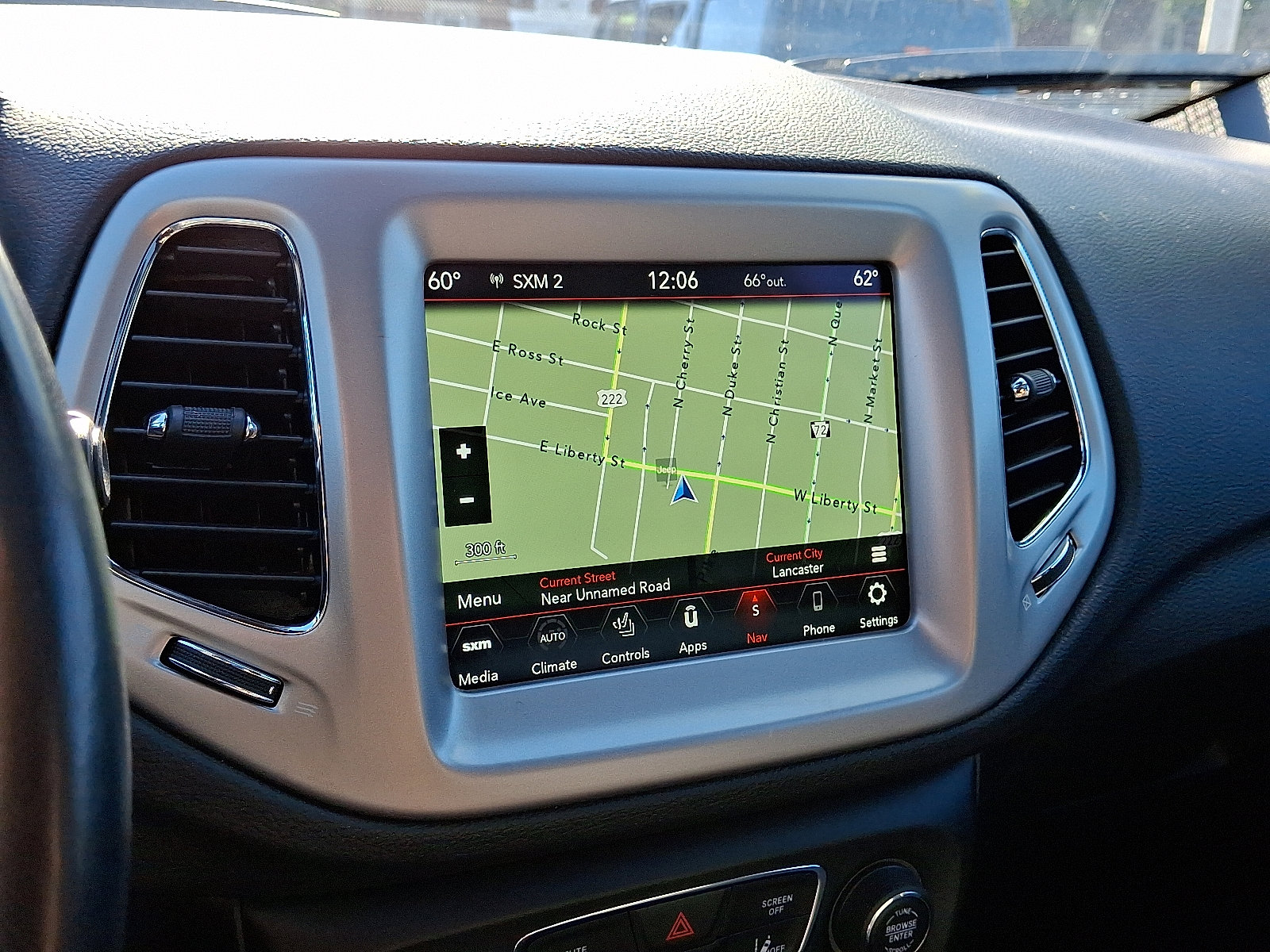 Used 2021 Jeep Compass Latitude w/ Sun and Sound Group image 19