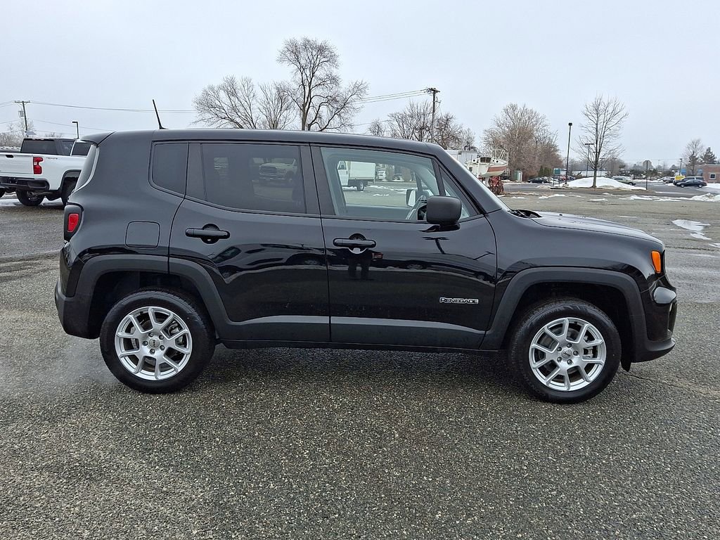 Used 2023 Jeep Renegade Latitude AWD/4WD image 13