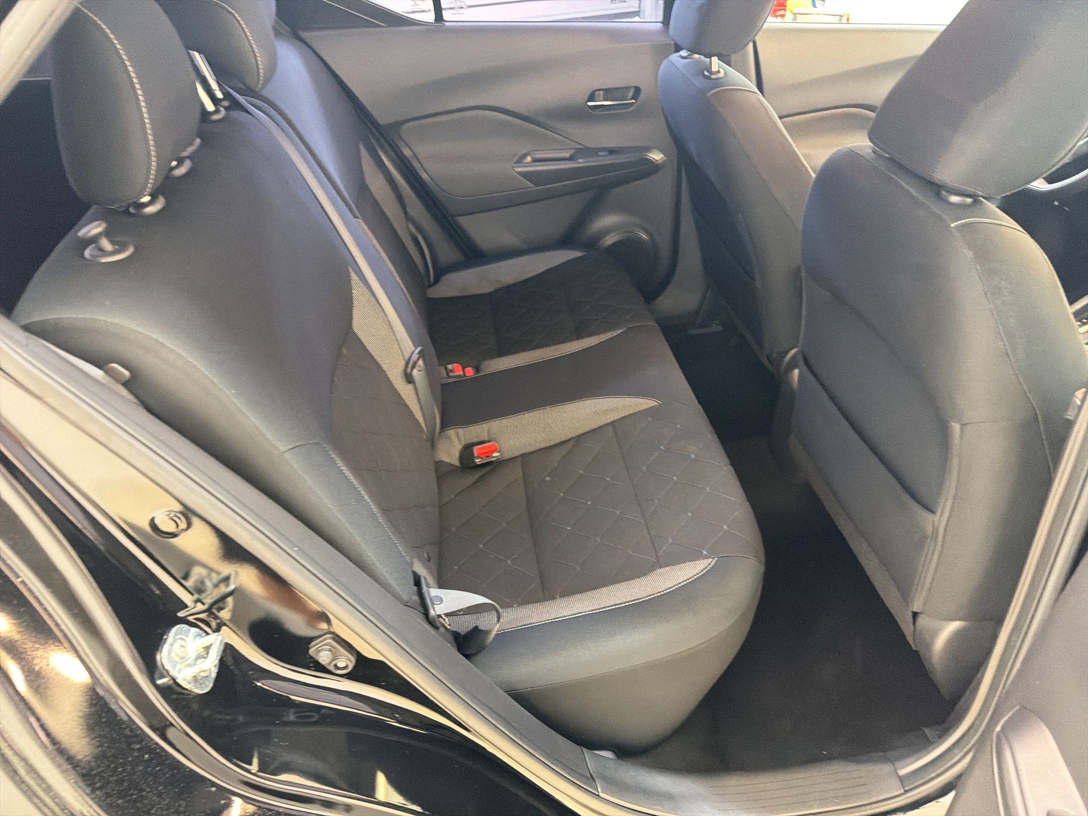 Used 2018 Nissan Kicks SV image 27