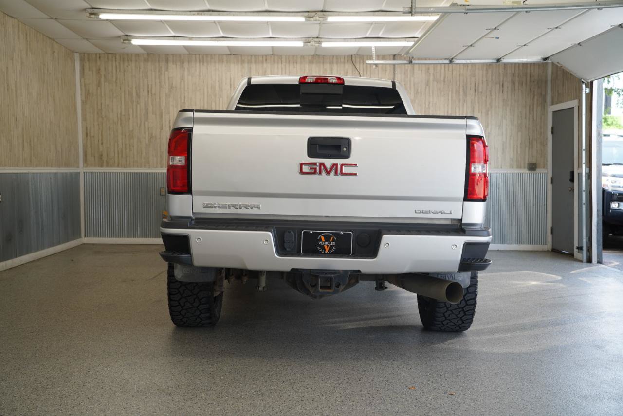 Used 2017 GMC Sierra 2500 Denali w/ Duramax Plus Package AWD/4WD image 8