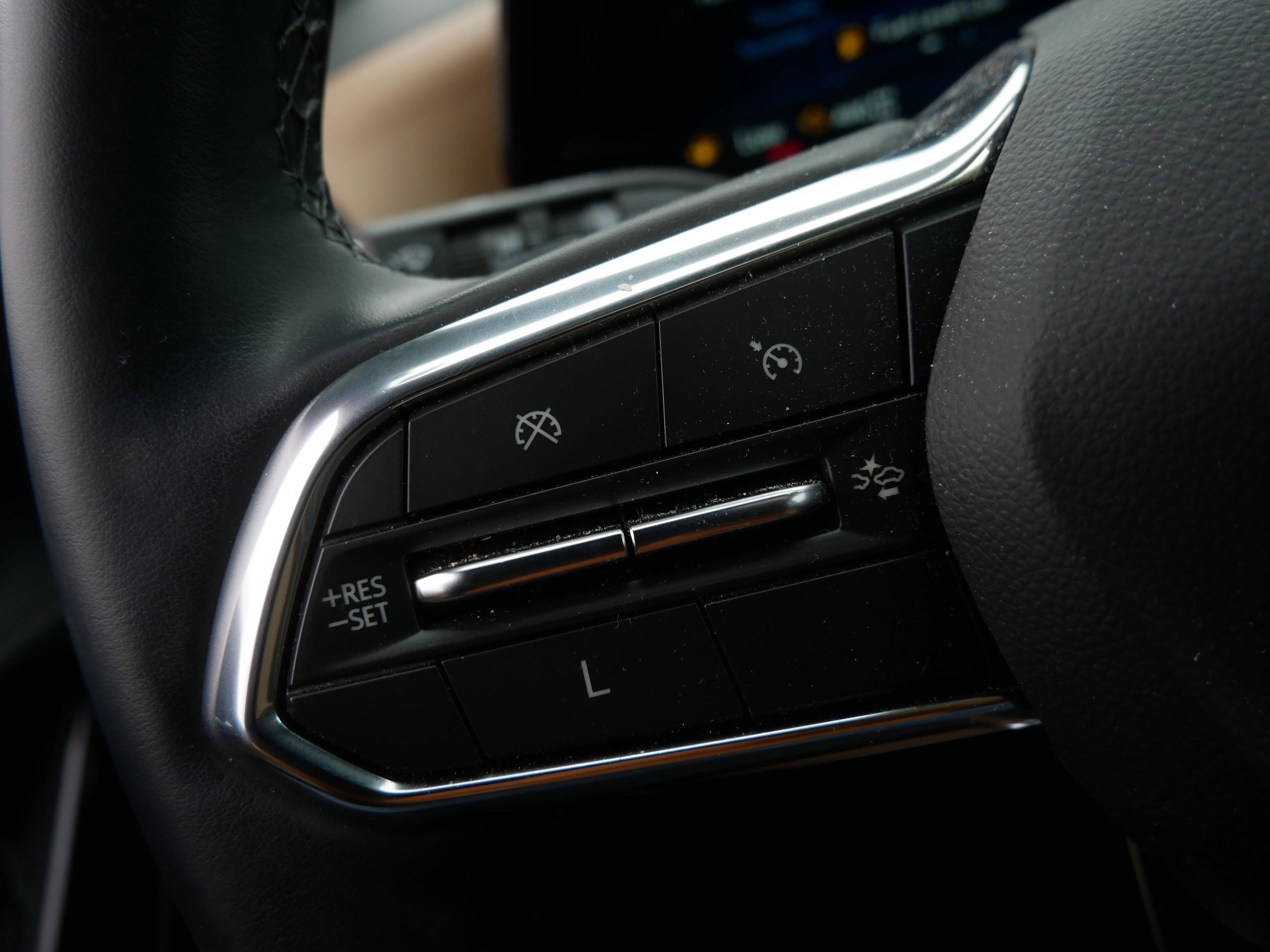 Used 2025 Chevrolet Equinox ACTIV w/ Safety and Technology Package image 24