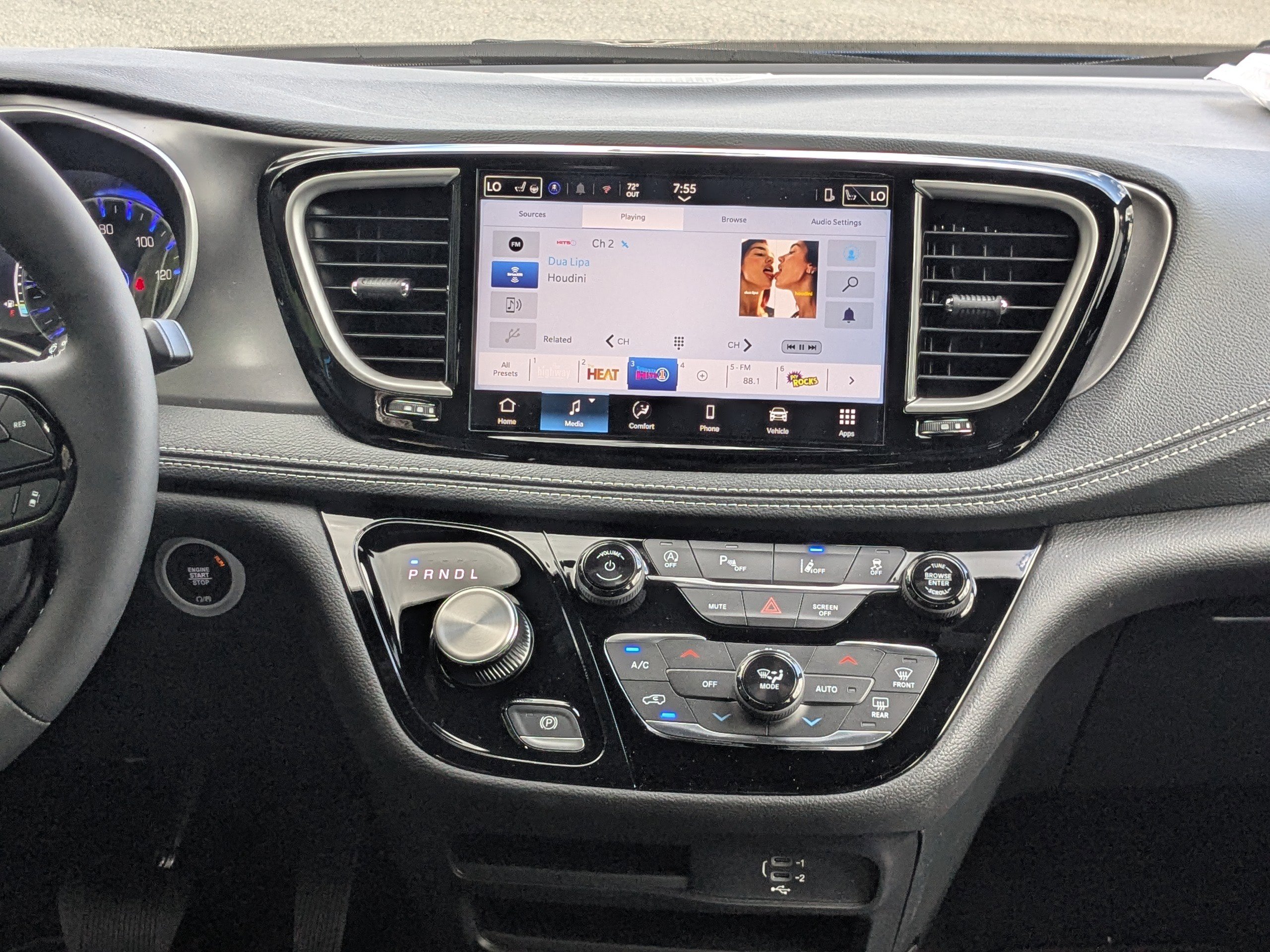 New 2026 Chrysler Pacifica Select FWD image 16