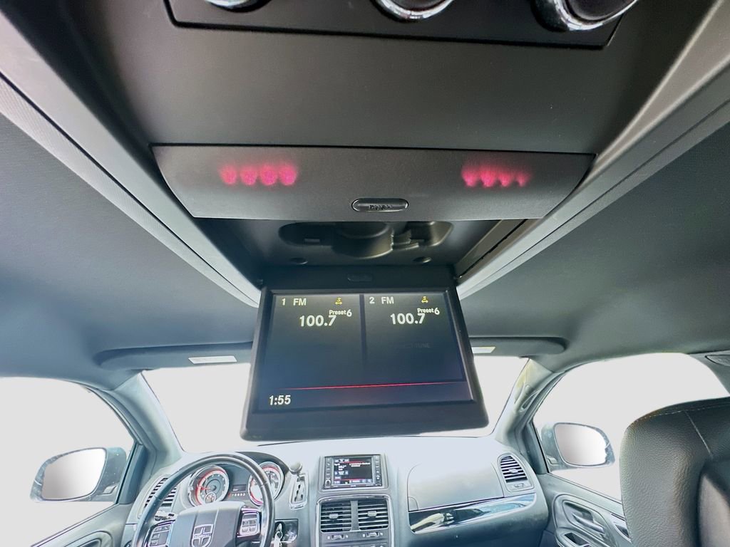 Used 2017 Dodge Grand Caravan SXT w/ Blacktop Package image 33