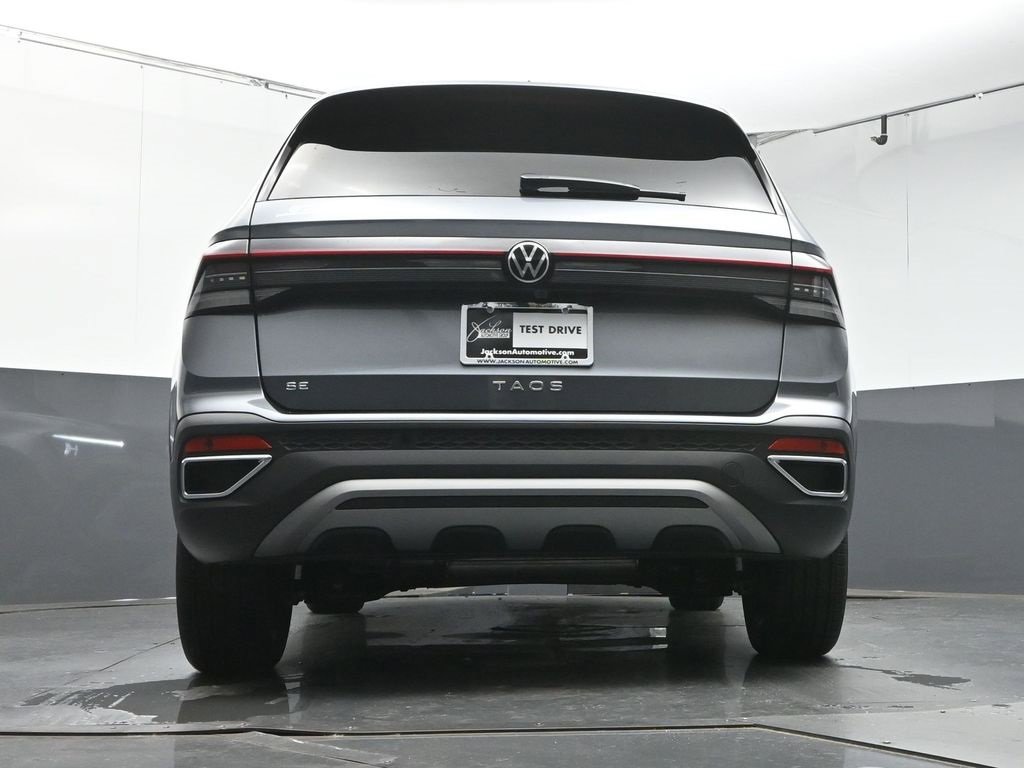 New 2025 Volkswagen Taos SE image 38