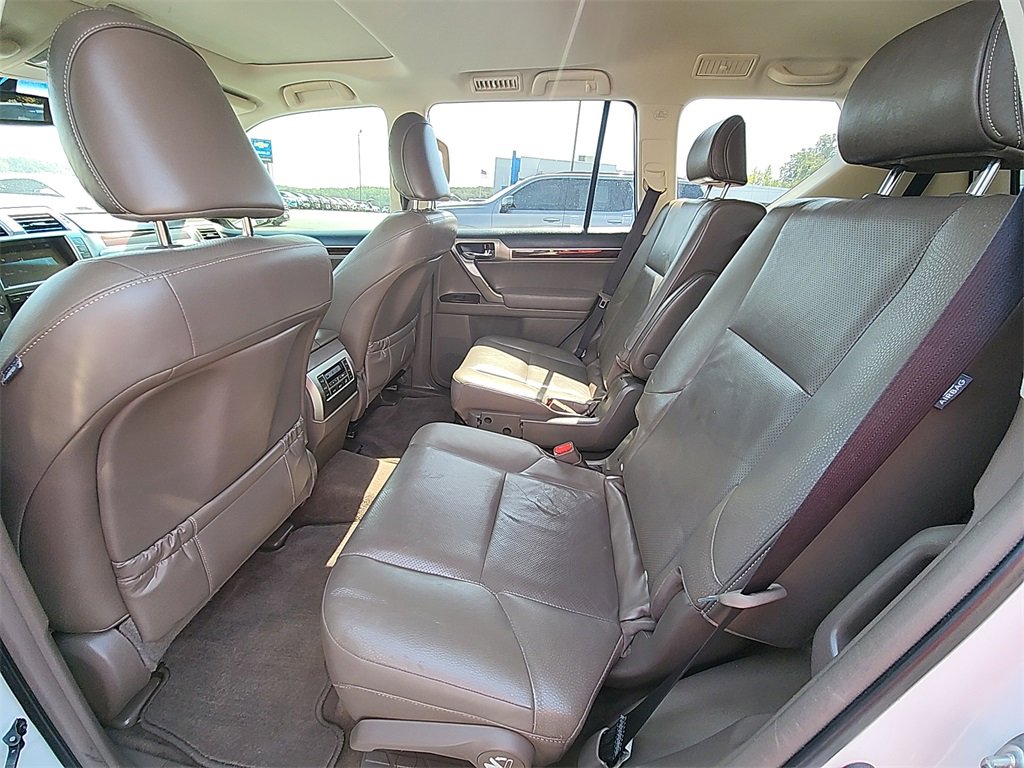 Used 2017 Lexus GX 460 image 29