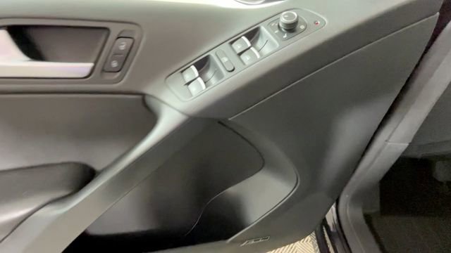 Used 2016 Volkswagen Tiguan SEL FWD image 19