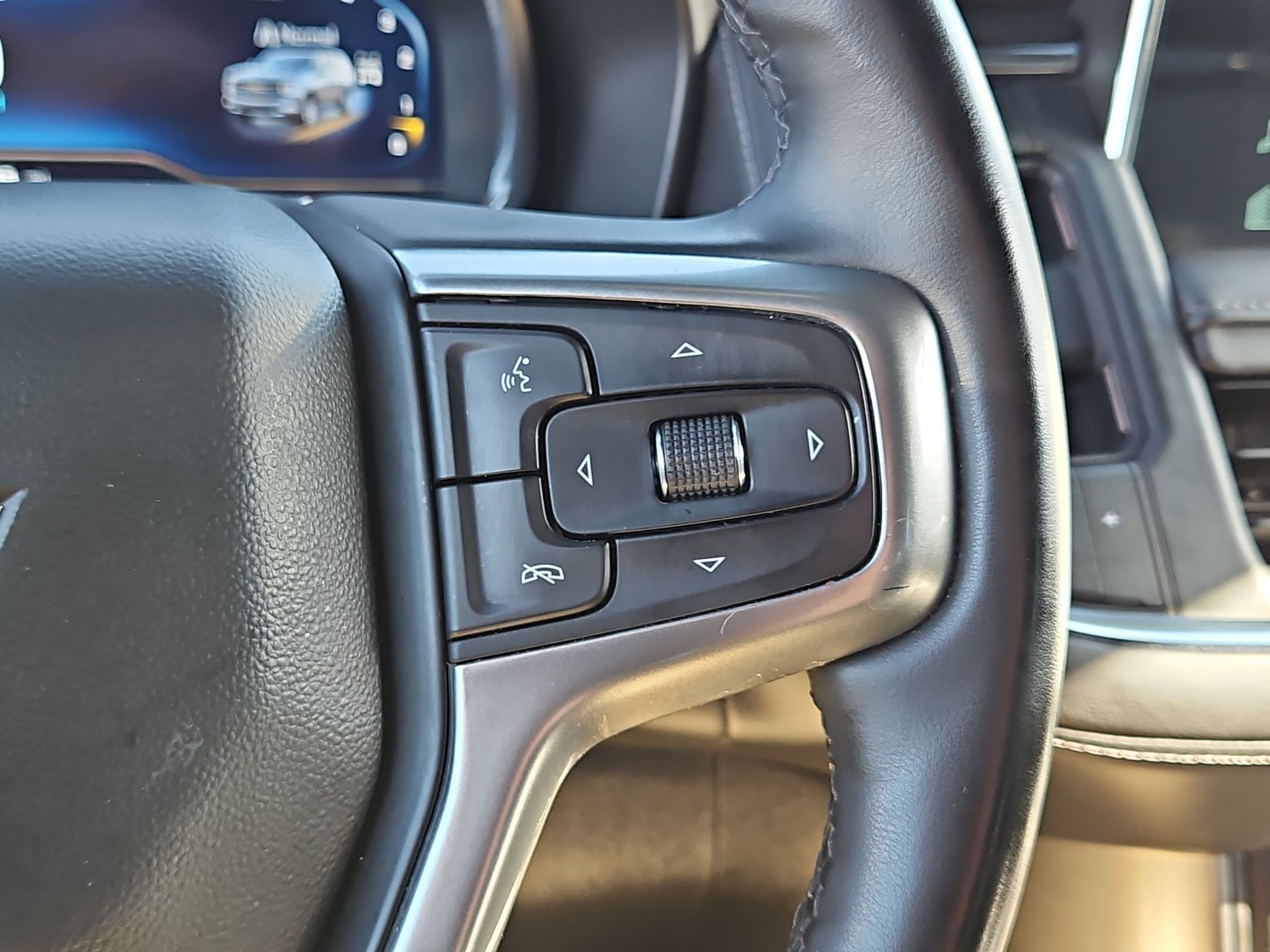 Certified 2024 Chevrolet Suburban Z71 w/ Luxury Package image 25