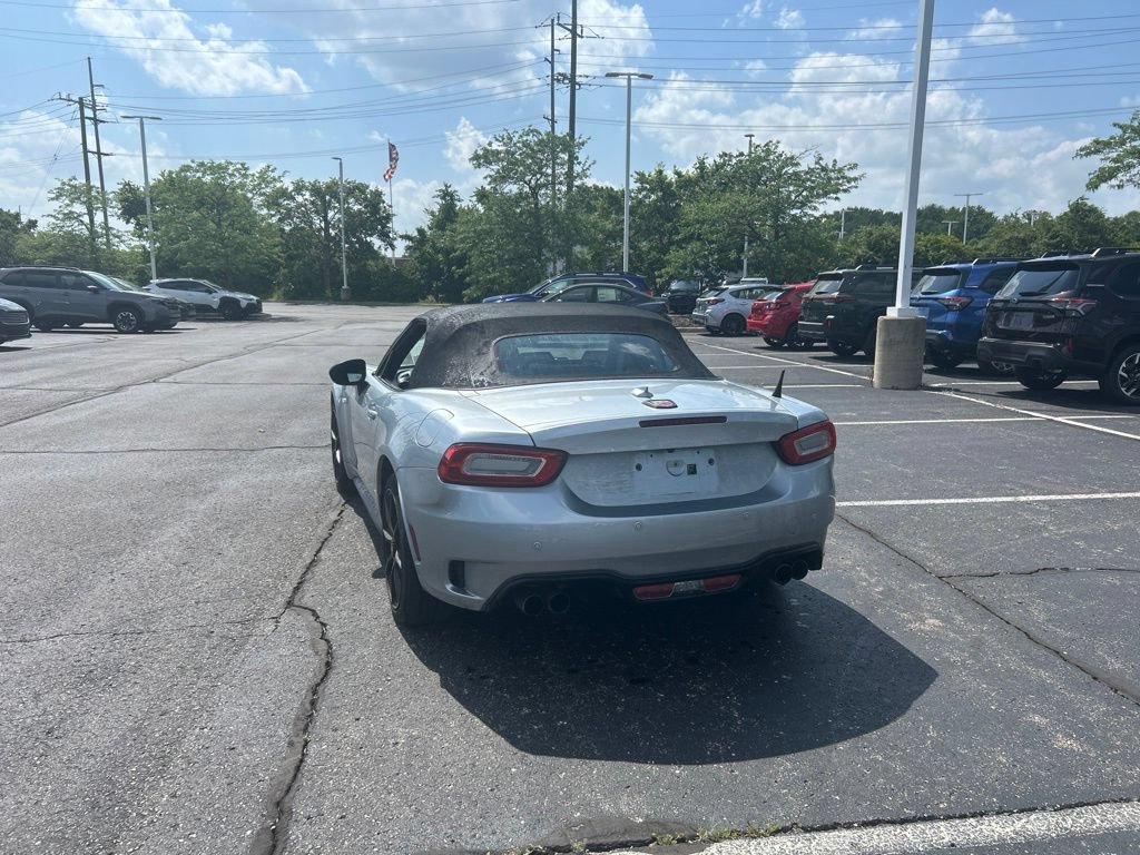 Used 2018 FIAT 124 Spider Abarth w/ Convenience Group RWD image 3