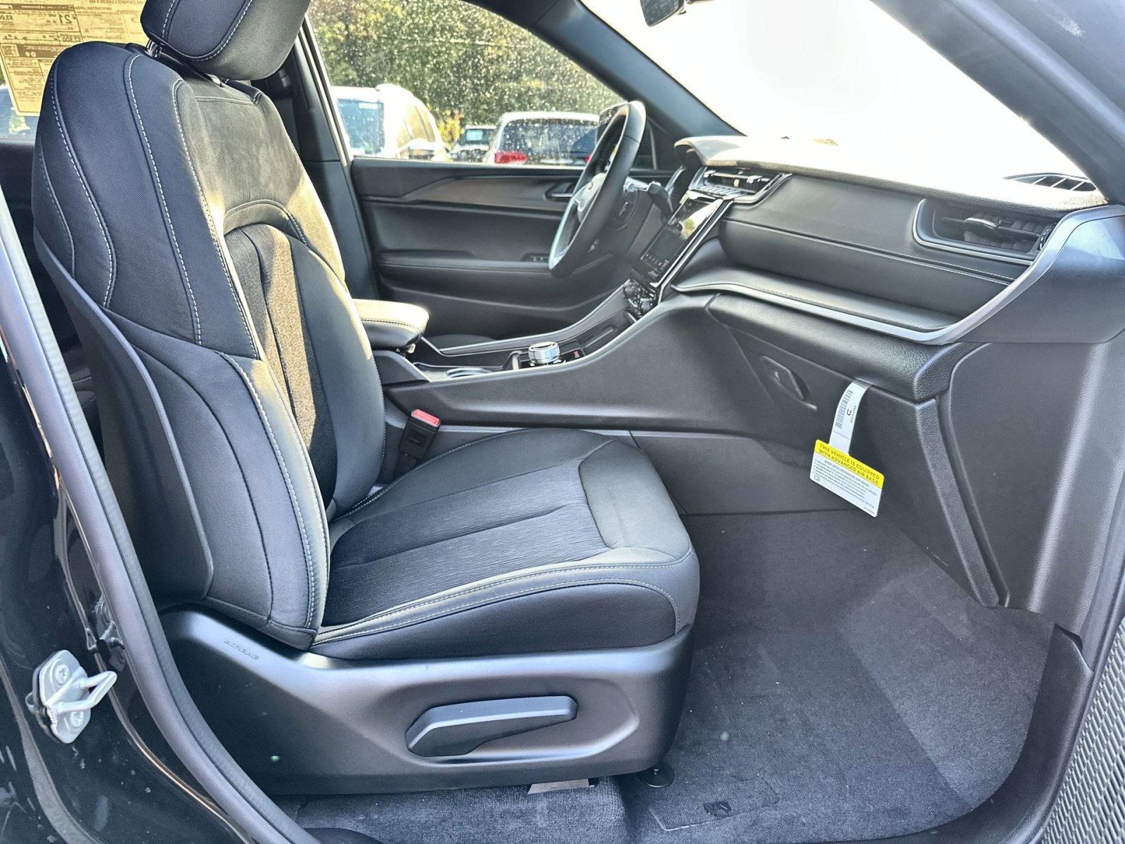 New 2025 Jeep Grand Cherokee L Laredo w/ Luxury Tech Group I image 27