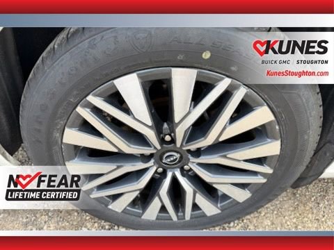 Used 2025 Nissan Altima 2.5 SV FWD image 15