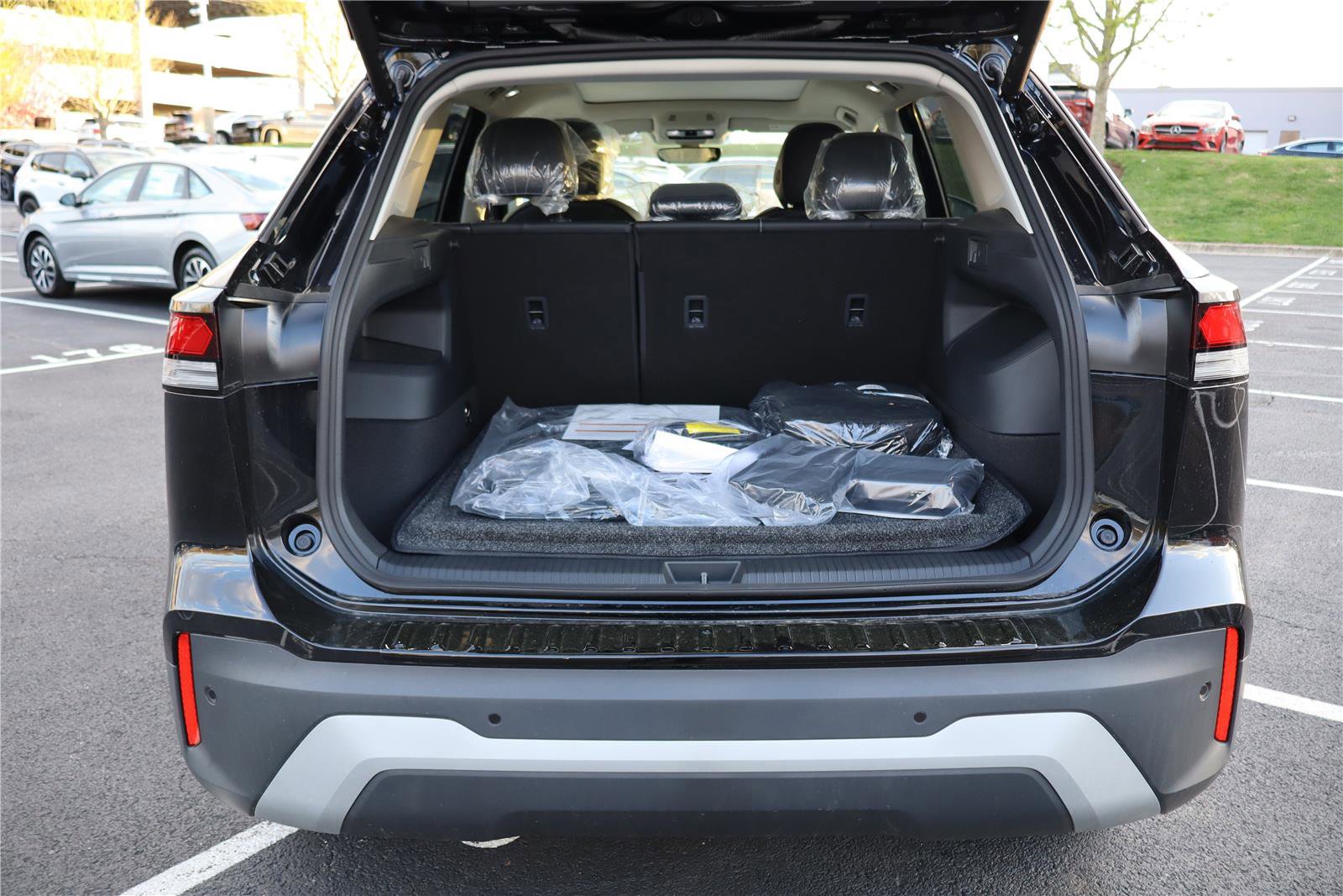 New 2026 Volkswagen Tiguan SE AWD/4WD image 5