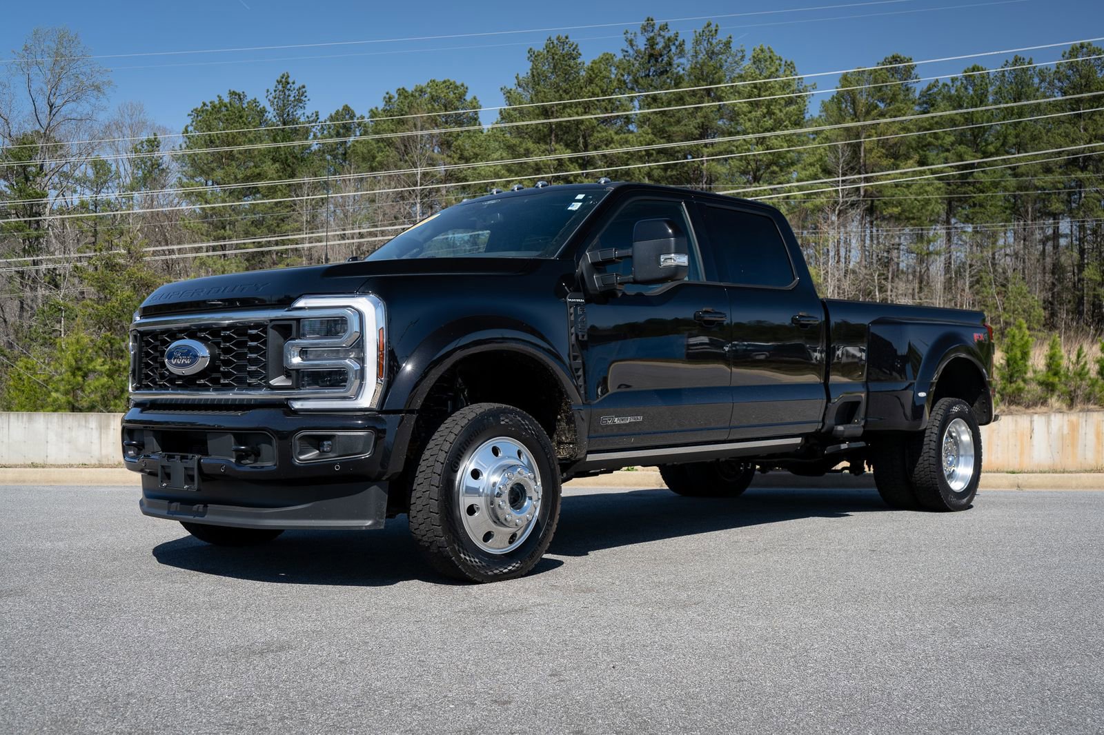 Used 2025 Ford F450 Platinum w/ FX4 Off-Road Package image 10