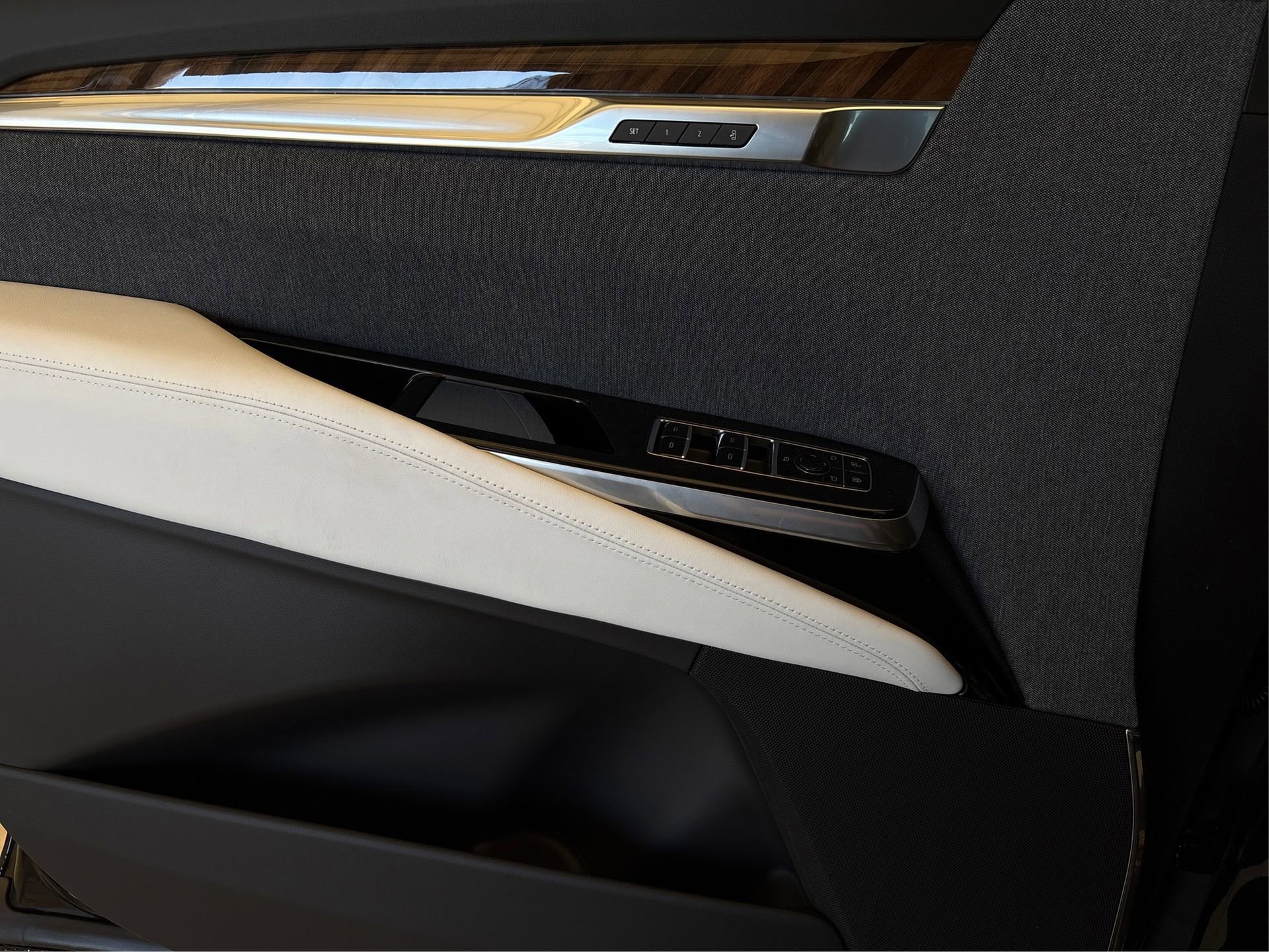 New 2026 Cadillac Escalade ESV Platinum Luxury image 21