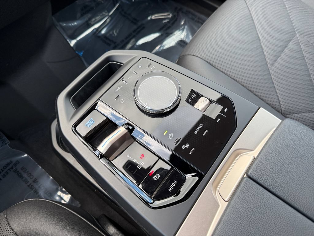 Certified 2026 BMW iX xDrive60 AWD/4WD image 26
