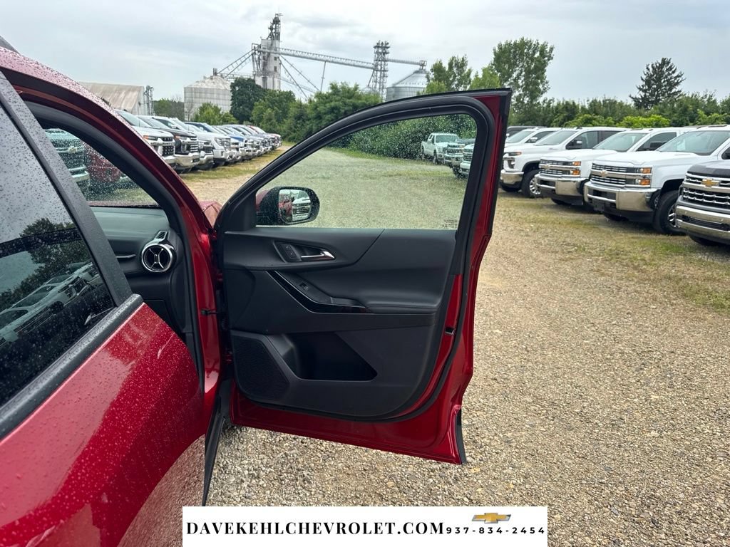 Used 2025 Chevrolet Equinox LT w/ Convenience Package II FWD image 24