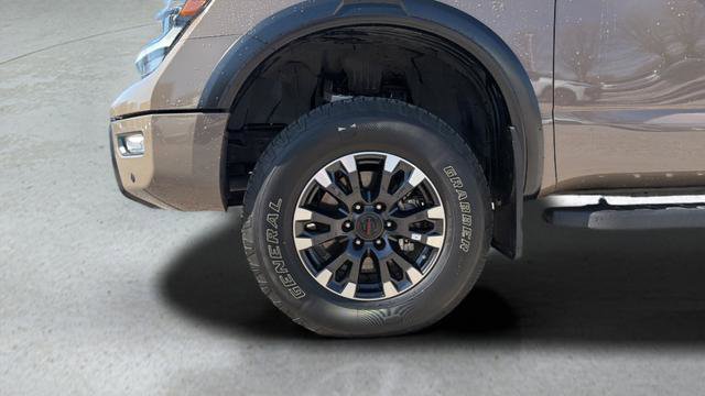Used 2020 Nissan Titan PRO-4X w/ Pro-4x Convenience Package image 14