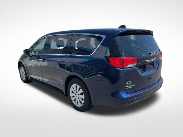 Used 2018 Chrysler Pacifica L FWD image 5