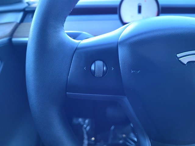 Used 2024 Tesla Model Y Long Range AWD/4WD image 24