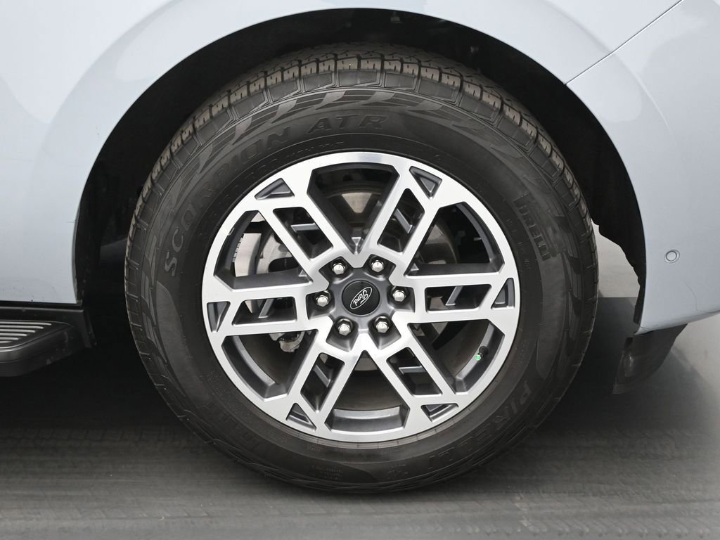 Used 2025 Ford Expedition Active image 26