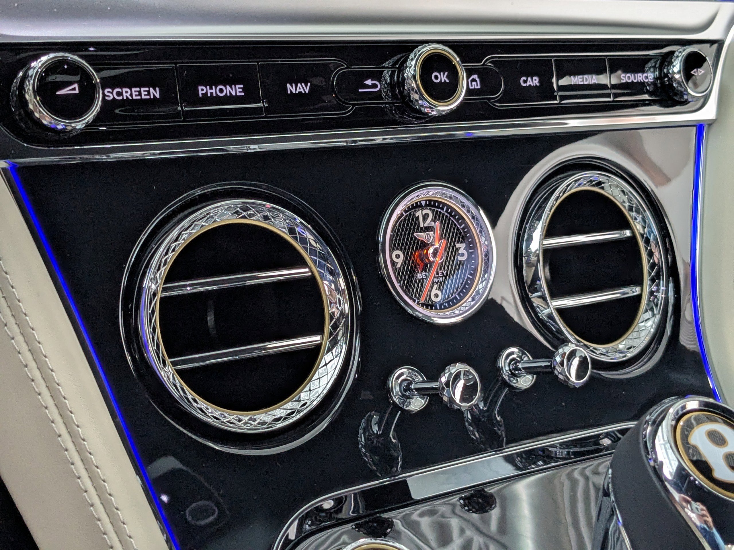 Used 2020 Bentley Continental GT image 26