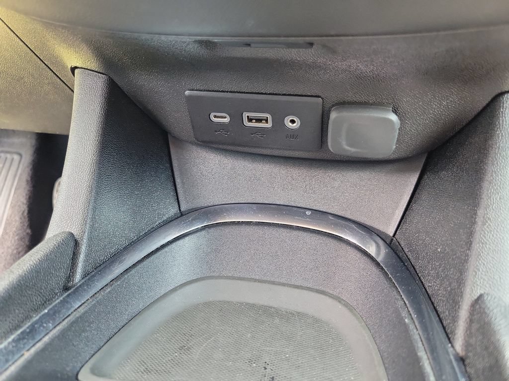 Used 2023 Chevrolet Malibu LT FWD image 32
