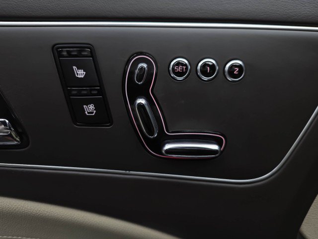 Used 2015 Kia K900 Premium w/ Interior Highline Package RWD image 33