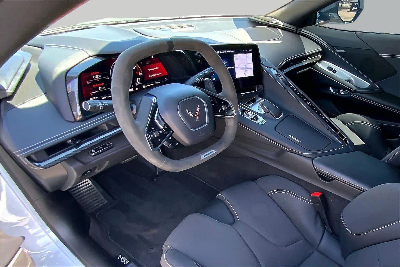 Used 2024 Chevrolet Corvette Z06 RWD image 16