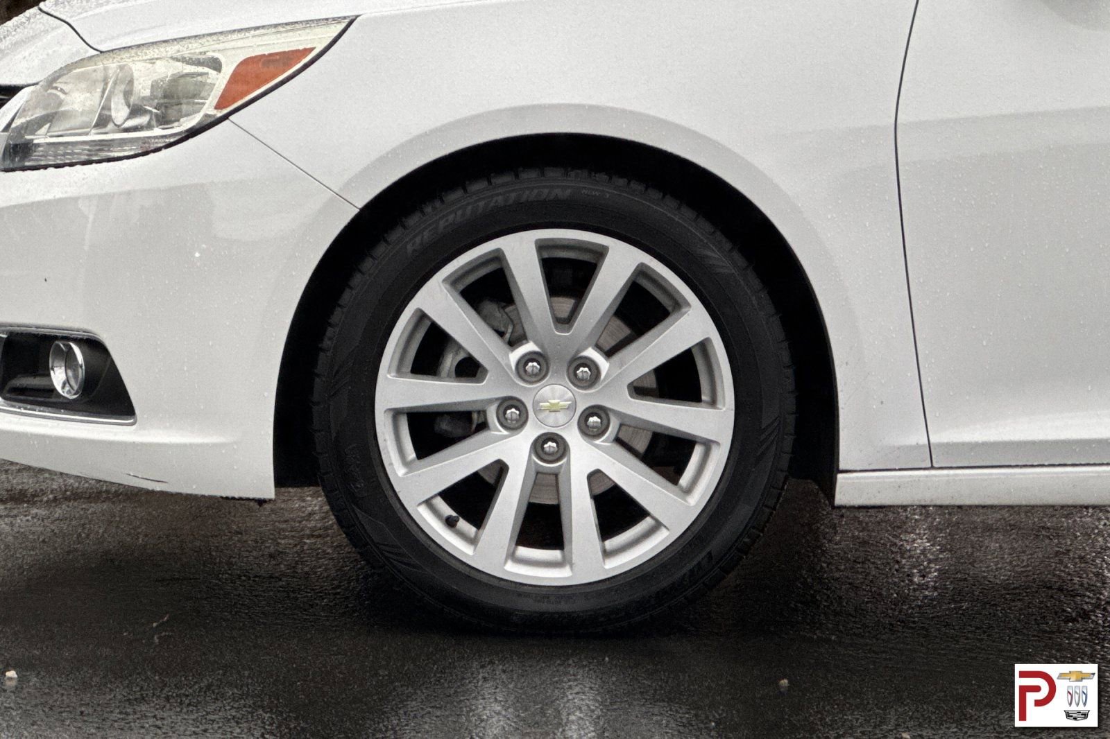 Used 2015 Chevrolet Malibu LT image 29