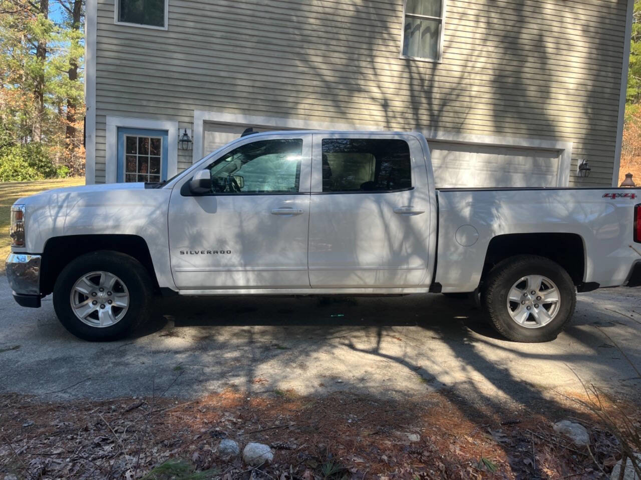 Used 2016 Chevrolet Silverado 1500 LT w/ Trailering Package image 2