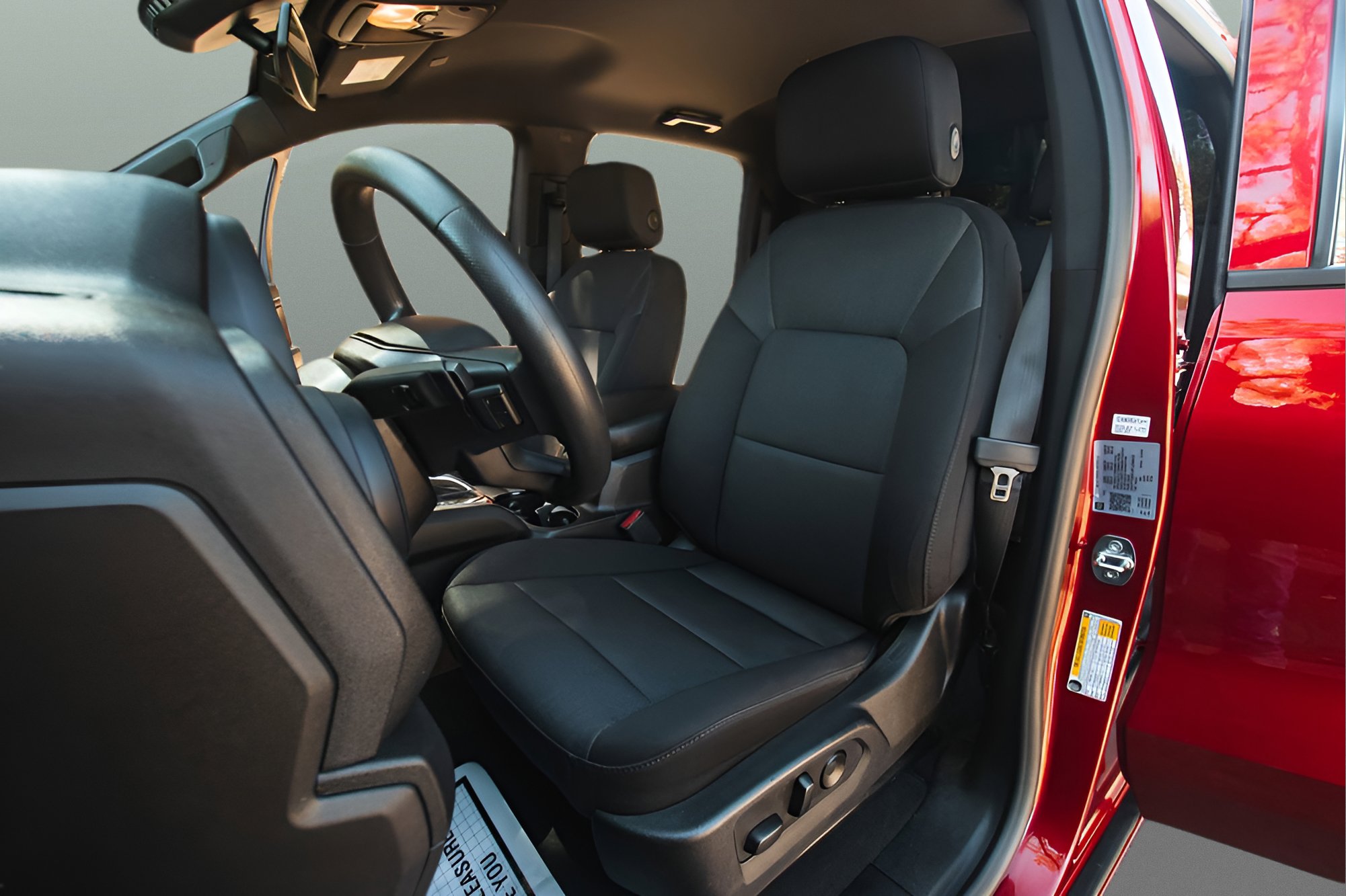 Used 2023 Chevrolet Colorado Trail Boss w/ LPO, Dark Essentials Package image 15