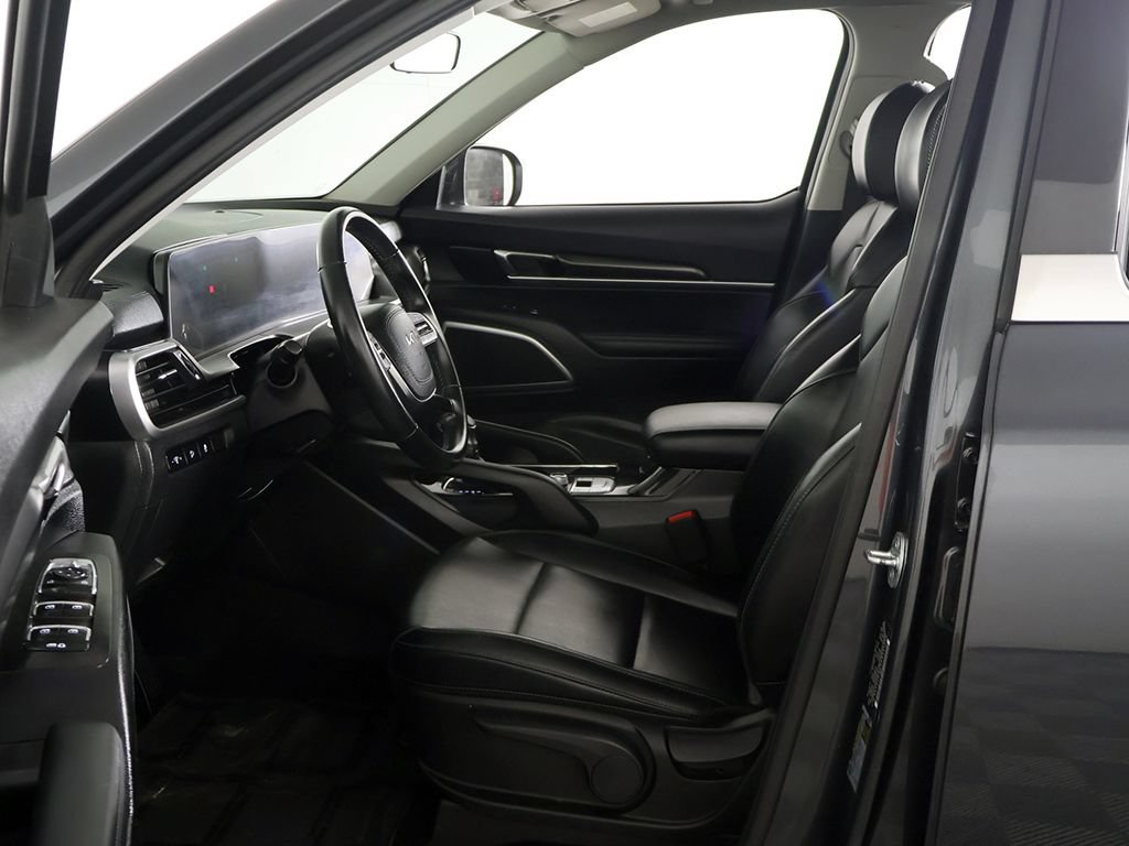 Used 2023 Kia Telluride LX AWD/4WD image 25