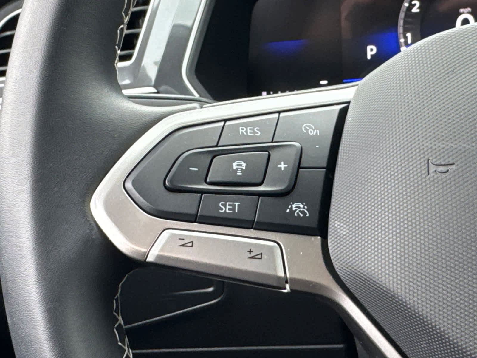 Used 2024 Volkswagen Tiguan S image 21