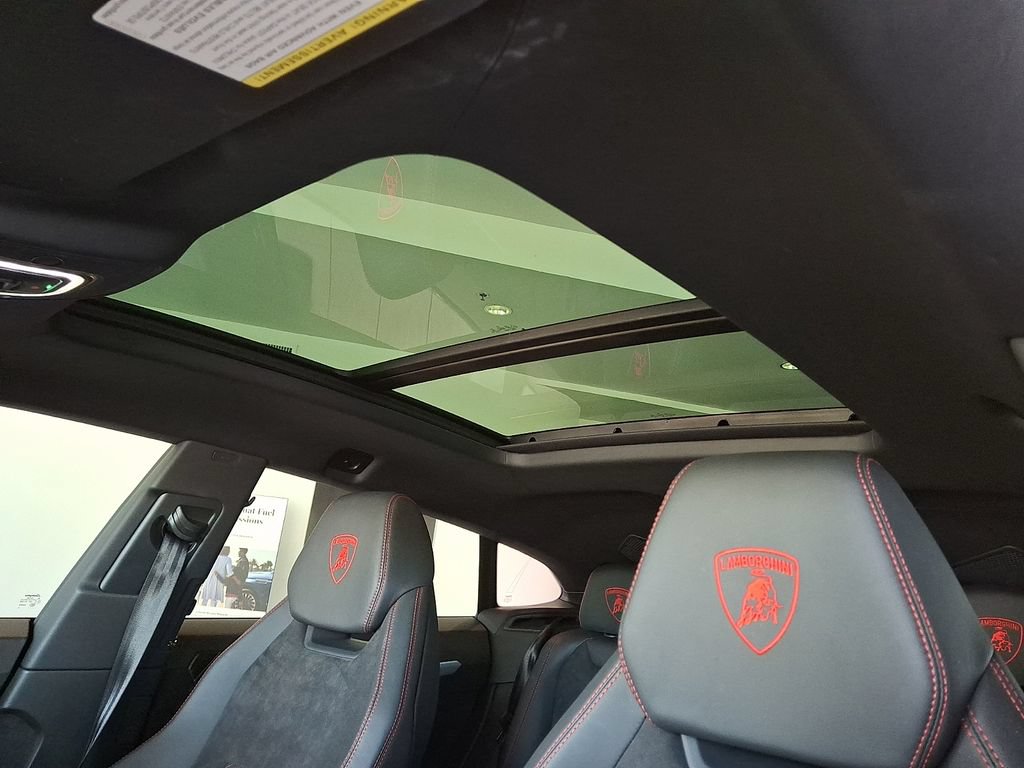 Used 2021 Lamborghini Urus AWD/4WD image 19