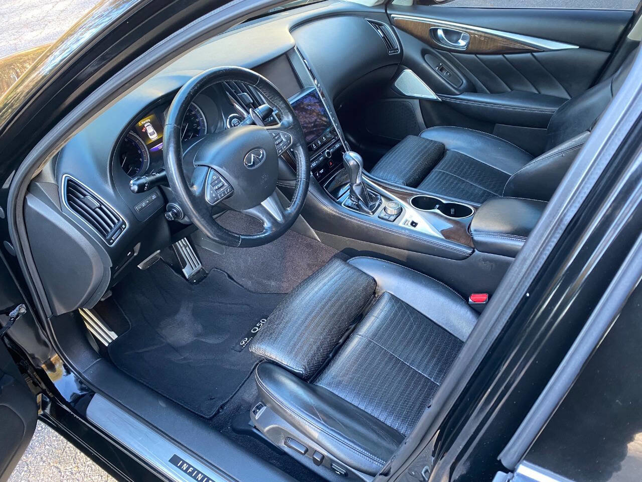 Used 2017 INFINITI Q50 Sport image 15