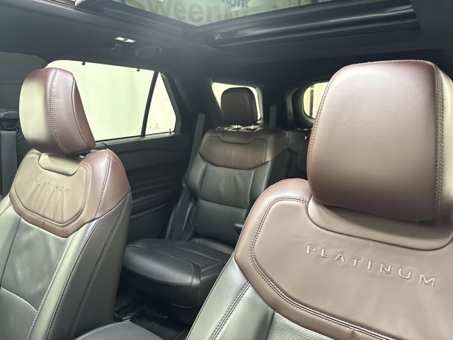 Used 2024 Ford Explorer Platinum w/ Technology Package image 30