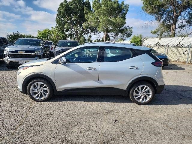 Certified 2022 Chevrolet Bolt EUV LT w/ Comfort Package FWD image 4